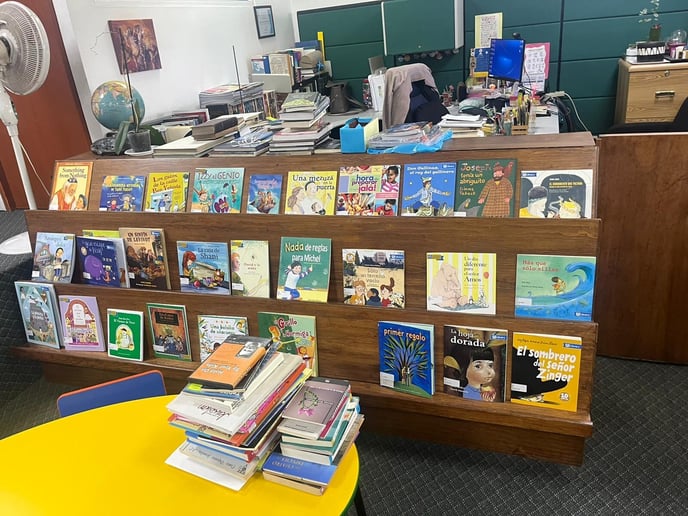  PJ Library books, which is supported by the Jewish Federation to provide Jewish learning among young families, in Spanish at the Centro Deportivo Israelita.