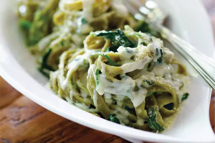 This Week's Nosh: Creamy Spinach Fettuccine