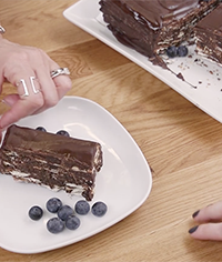 This Week's Nosh: Matzoh Seven Layer Cake